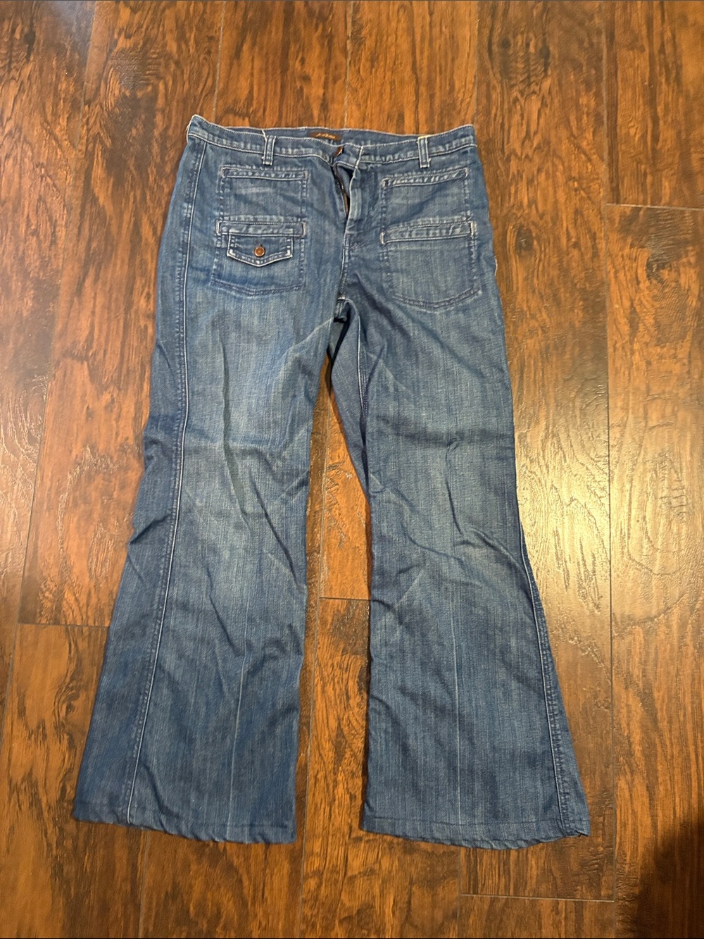 7 for all mankind,  70s flare  Georgia woman’s rare wide leg  size 31